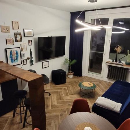Apartmán Apartament 3 Pokoje Balkon 50M2 Wyposazone Parking Vratislav Exteriér fotografie
